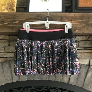 LULULEMON Pleat to Street SKIRT // SIZE 8